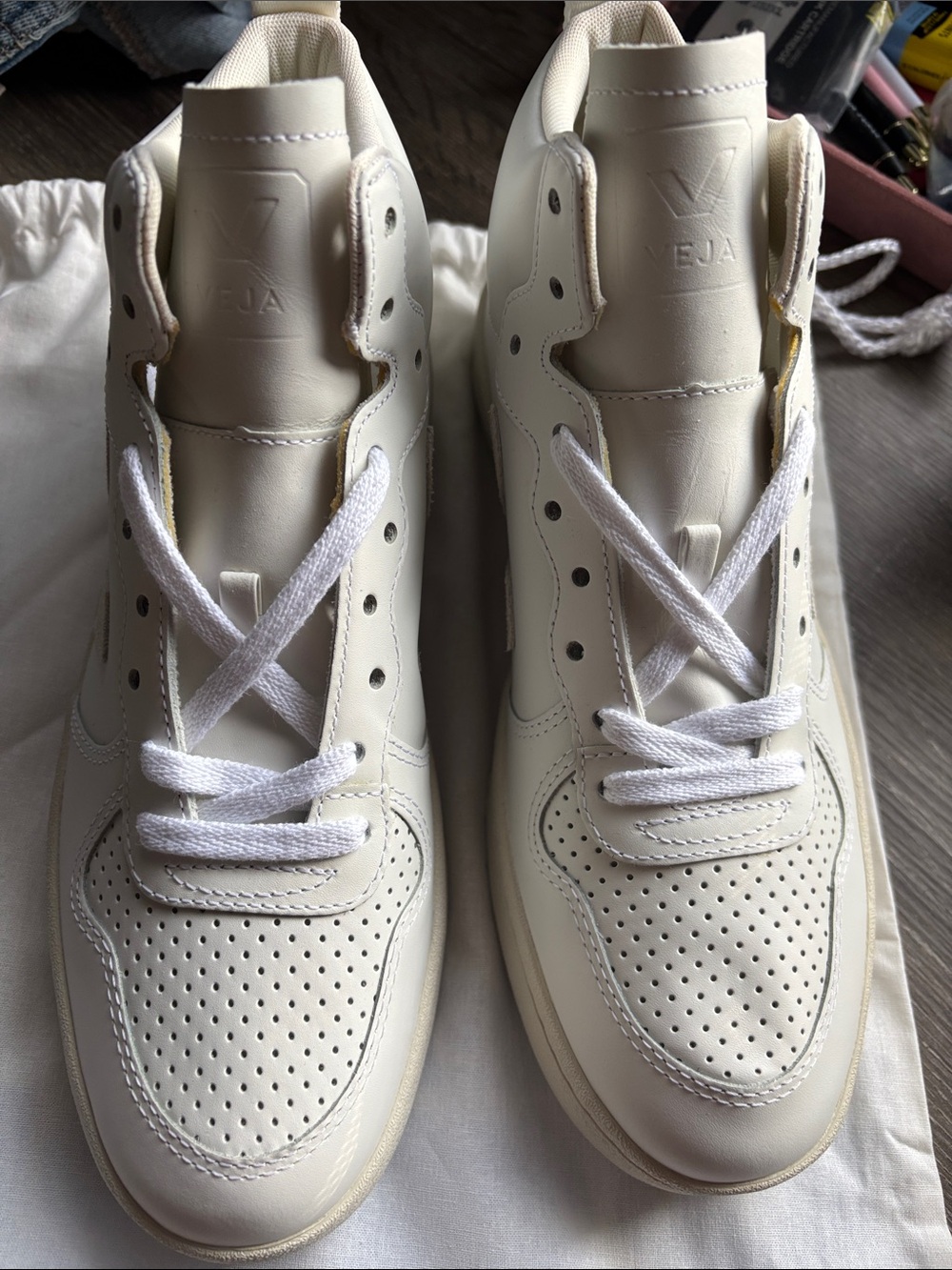 NEW Veja V-15 Mid Top Sneaker White Sneakers - Picture 5 of 6